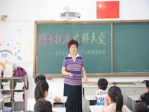 老旧的轿车